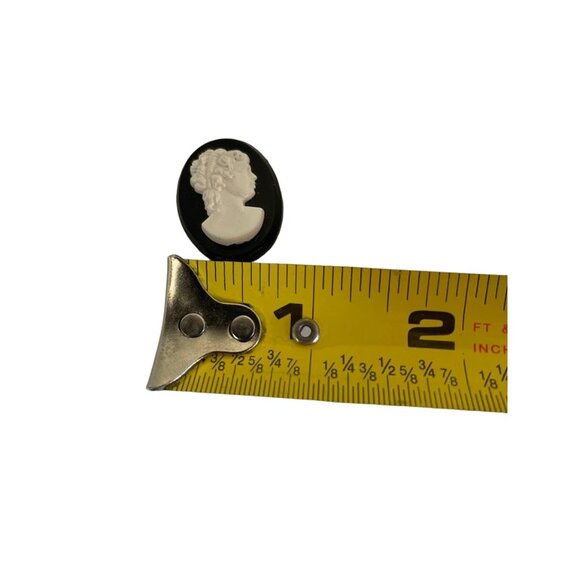 Vintage Oval Lady Cameo Brooch Black & White Acrylic 1" 3/4" - Picture 5 of 6